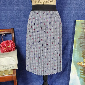 ELLE Pleated Crepe Floral Stretch Skirt Gray Large